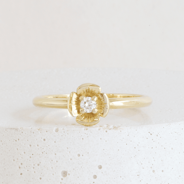 Bijoux éthiques et bagues de fiançailles Toronto - Blossom Canadian Diamond Ring - FTJCo Fine Jewellery & Goldsmiths