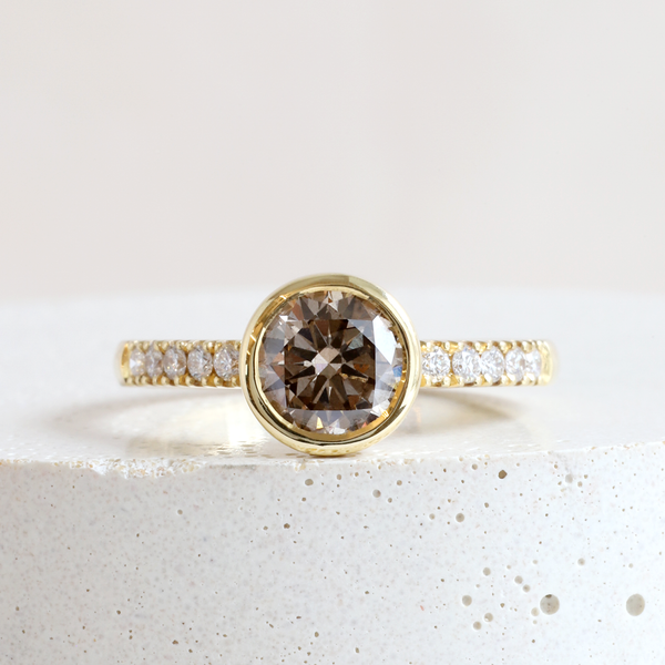Ethical Jewellery & Engagement Rings Toronto - 0.91 ct Bezel Luxe in 18K Yellow Gold - FTJCo Fine Jewellery & Goldsmiths