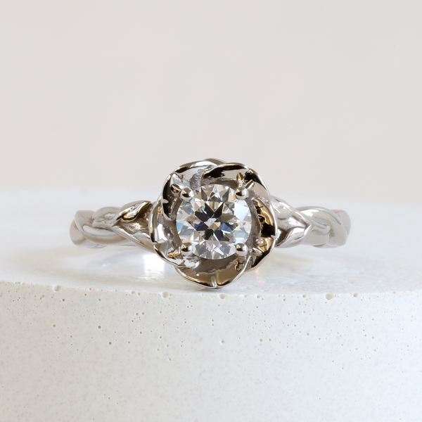 Pre-Loved Flower Blossom Solitaire in White Gold