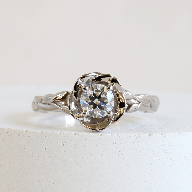 Pre-Loved Flower Blossom Solitaire in White Gold