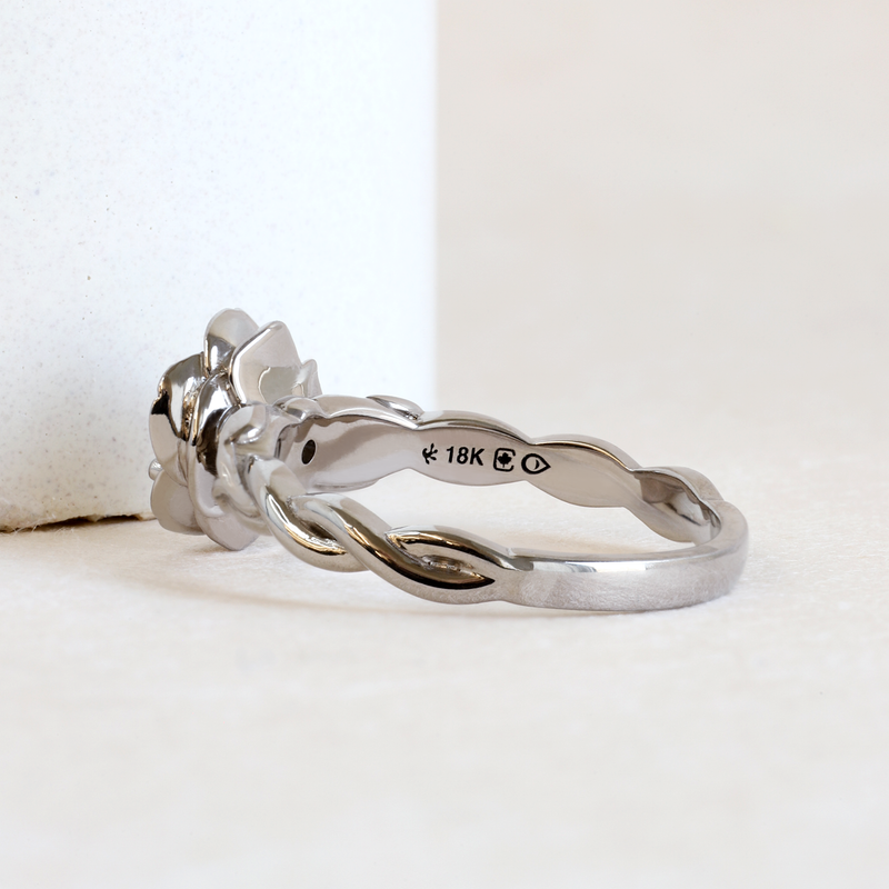 Pre-Loved Flower Blossom Solitaire in White Gold