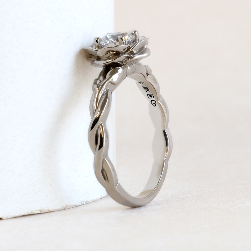 Pre-Loved Flower Blossom Solitaire in White Gold