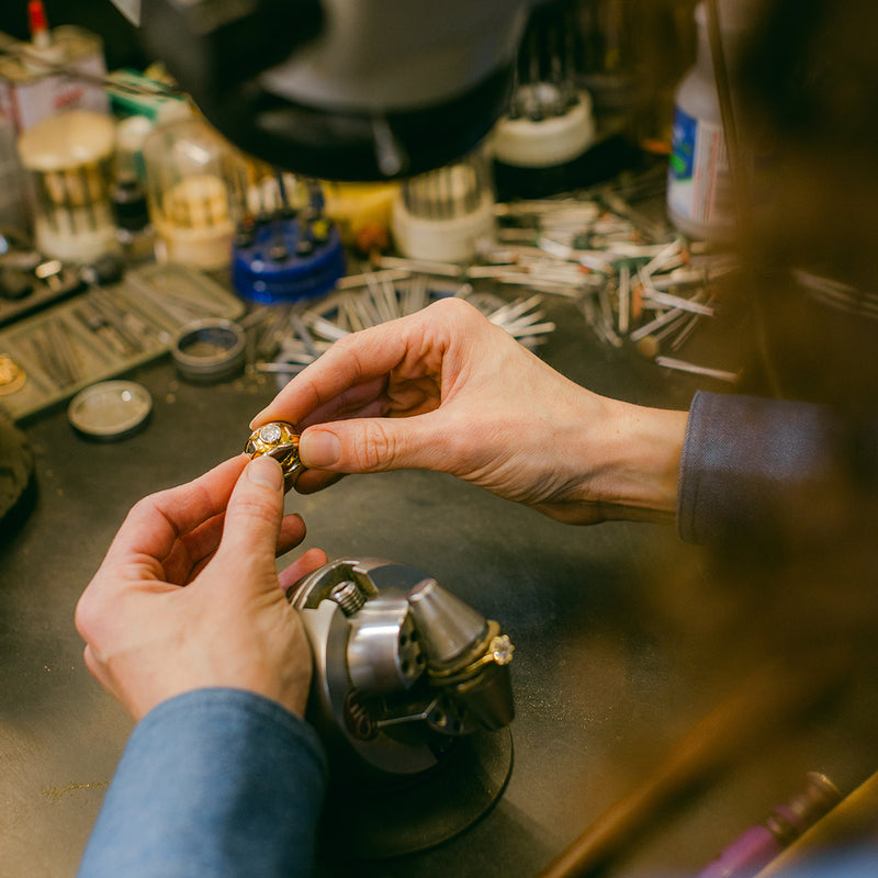 Can you use my old jewellery to make something new?