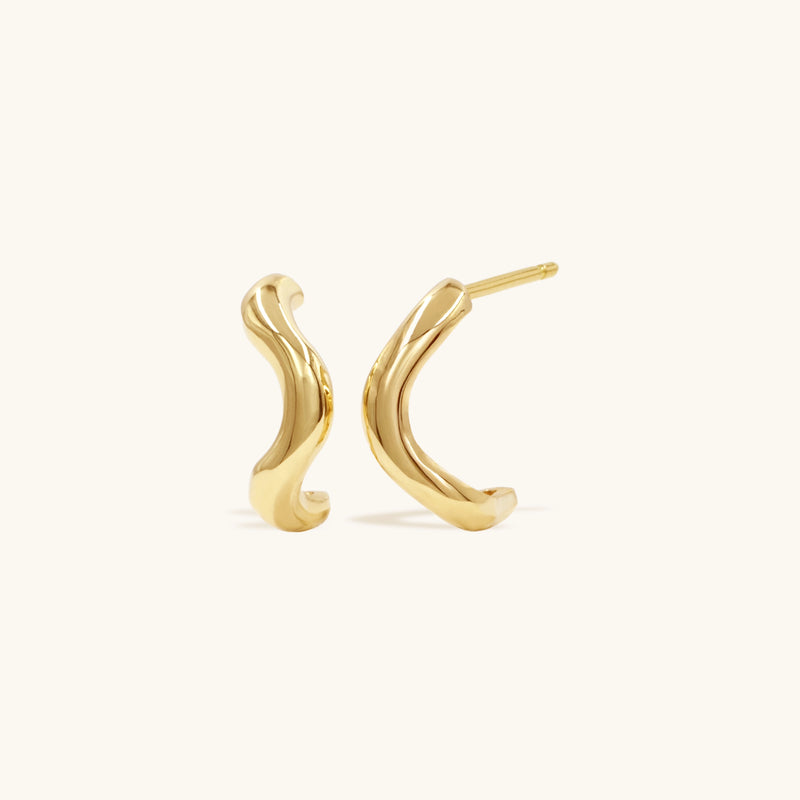 Low Tide Wavy Hoop Earring in Yellow Gold