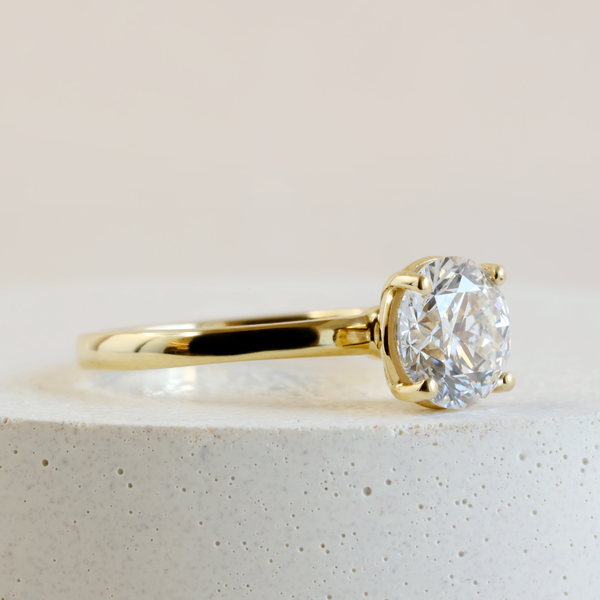 1.52 ct D VS1 Pietra Round Solitaire in Yellow Gold