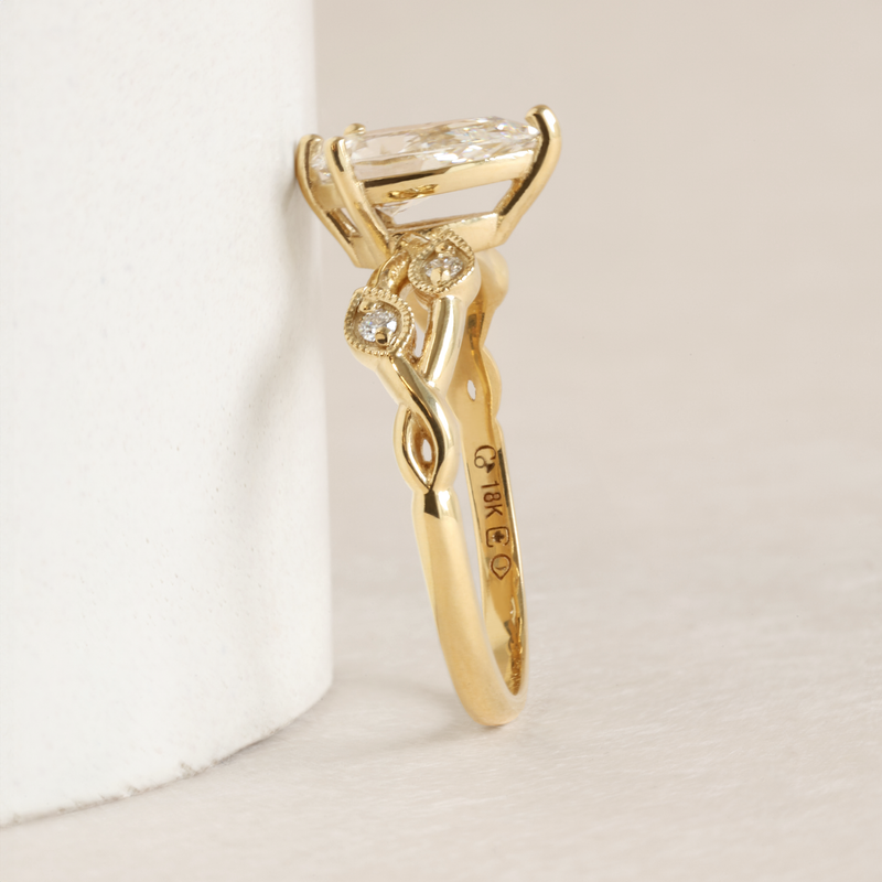 1.08 ct D VVS2 Pear Lab Diamond Briar Ring in Yellow Gold