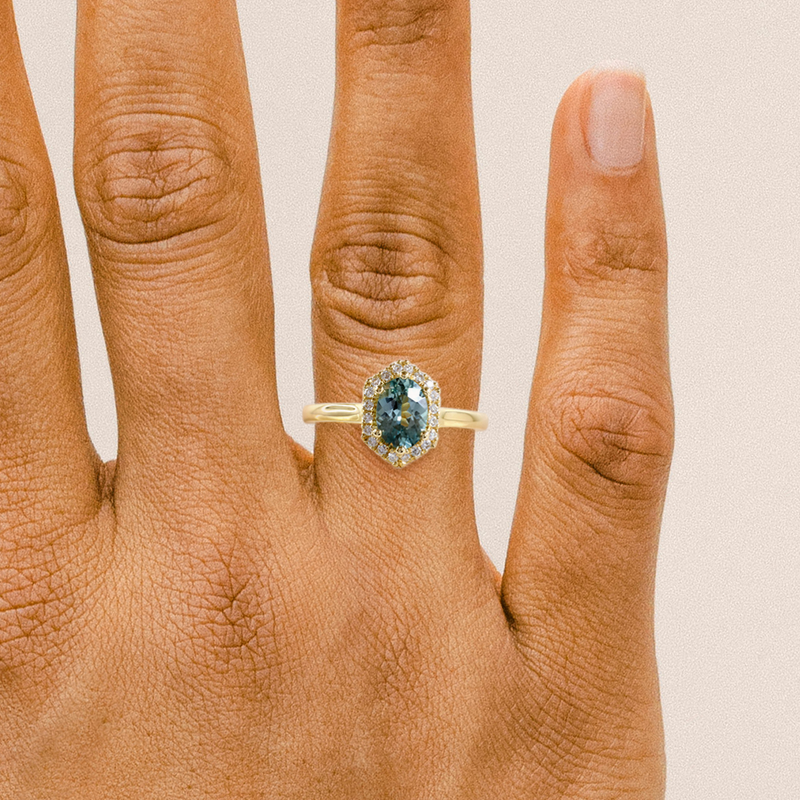 Ethical, Custom ct Light Teal Montana Sapphire Oval Hex