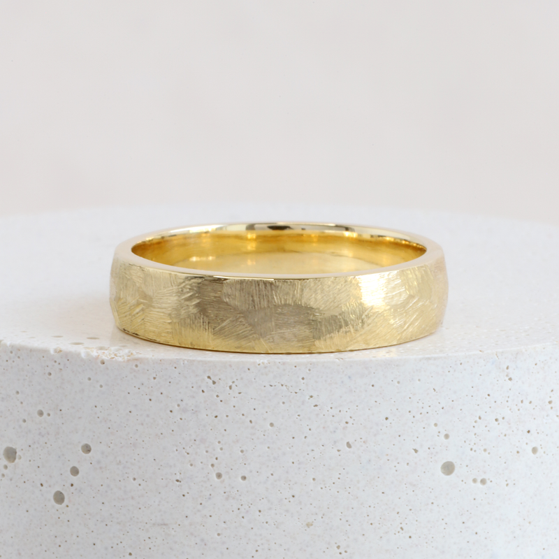 5 mm Non-Directional File Faceted Band in Yellow Gold