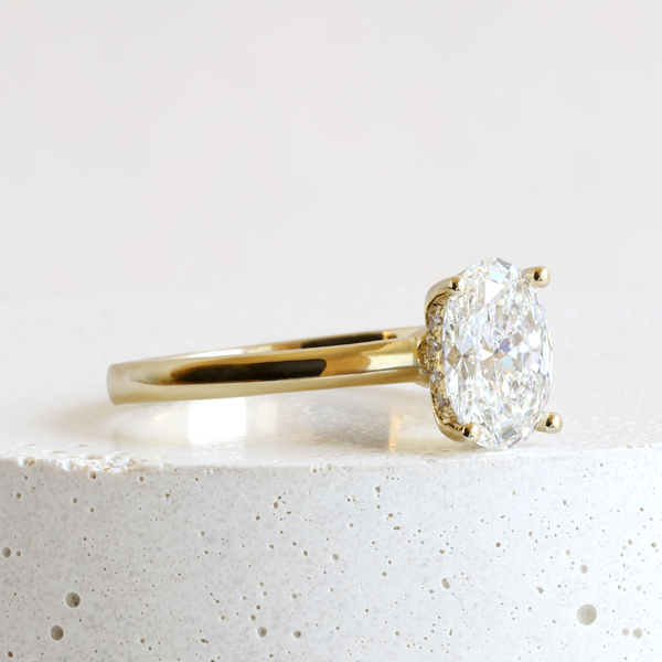 1.26 ct F VS1 Oval Lab Diamond Pietra Hidden Halo Ring in Yellow