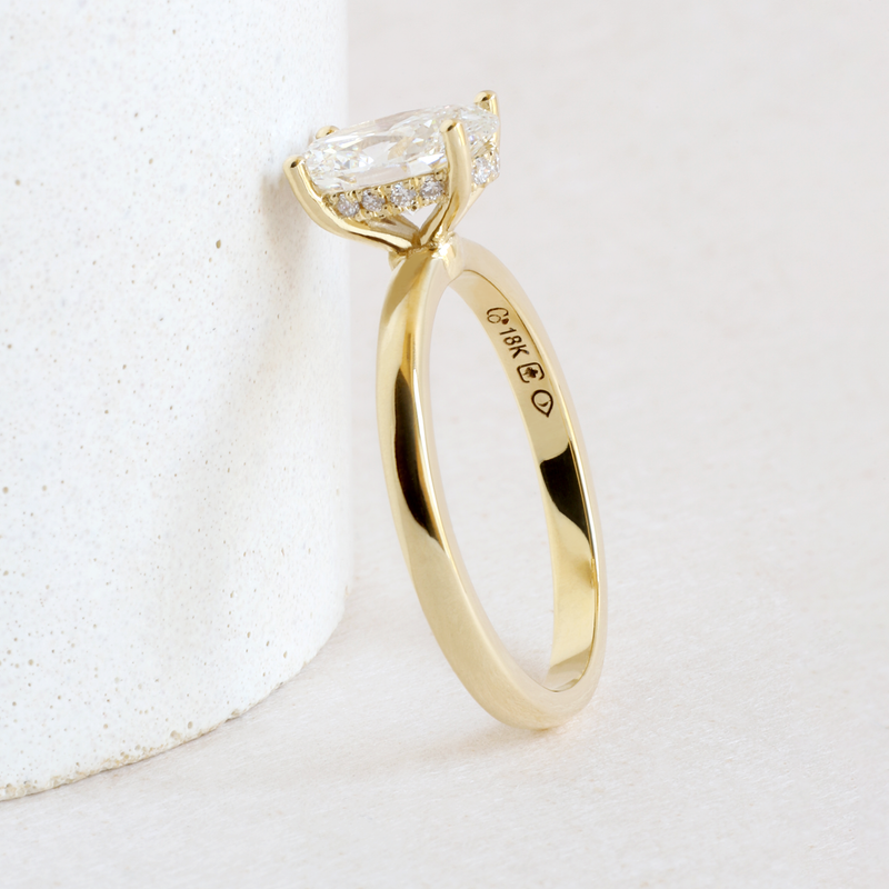 1.26 ct F VS1 Oval Lab Diamond Pietra Hidden Halo Ring in Yellow