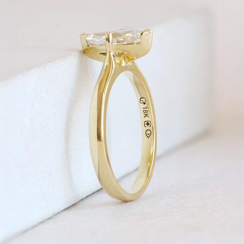 0.70 ct G VS1 Marquise Love Note in Yellow Gold