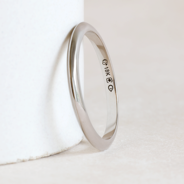 2 mm Knife Edge Band in White Gold