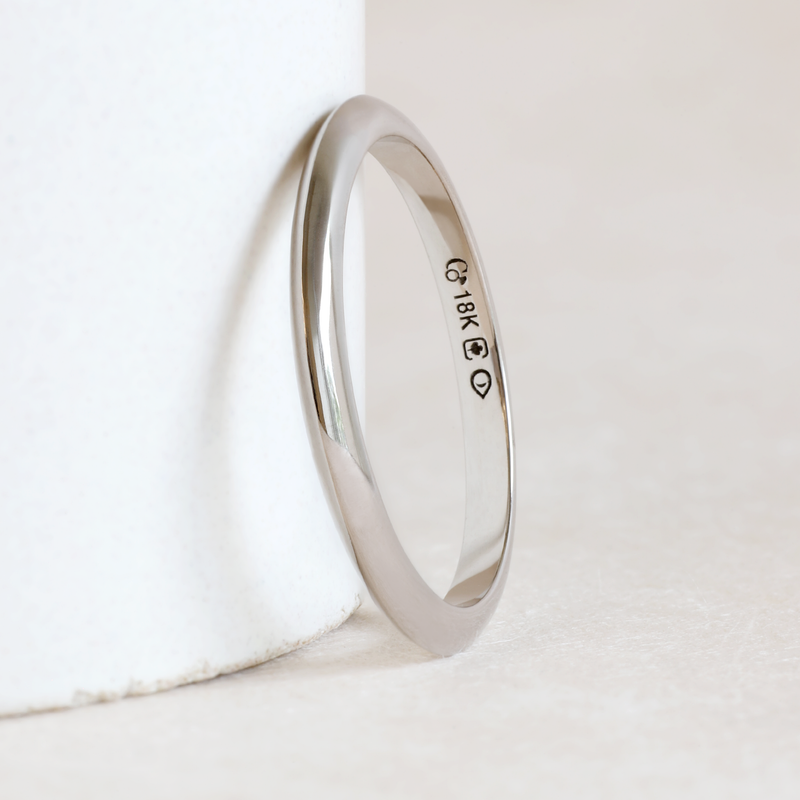 2 mm Knife Edge Band in White Gold