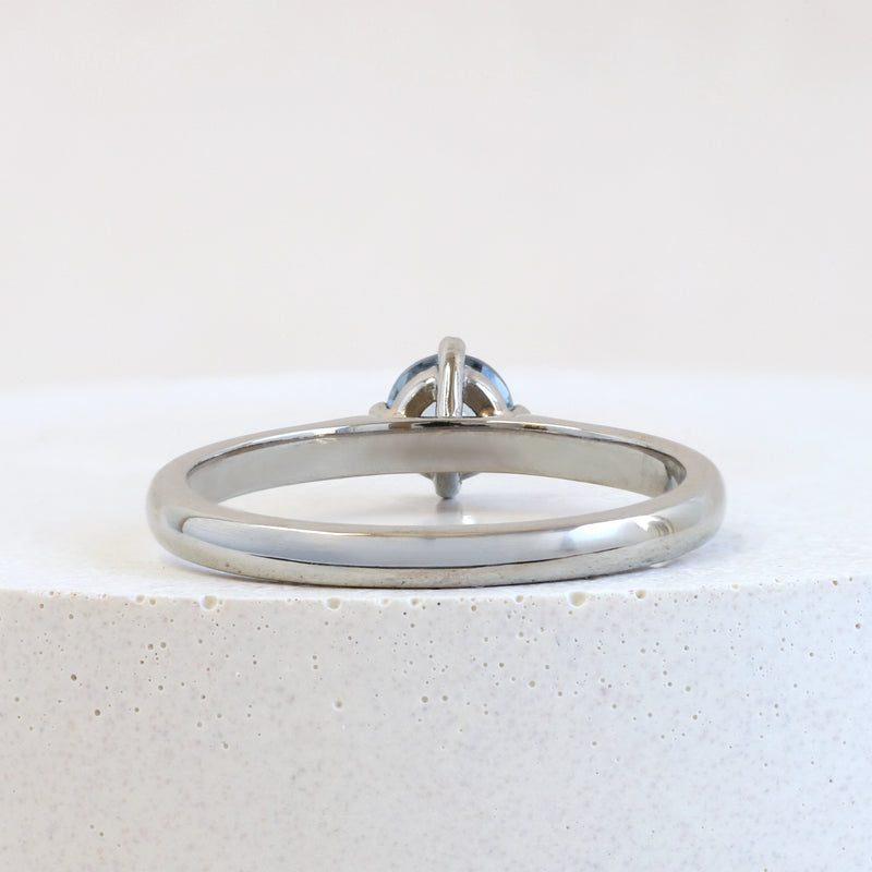 0.39 ct Steel Grey Spinel Contemporary Love Note in White Gold