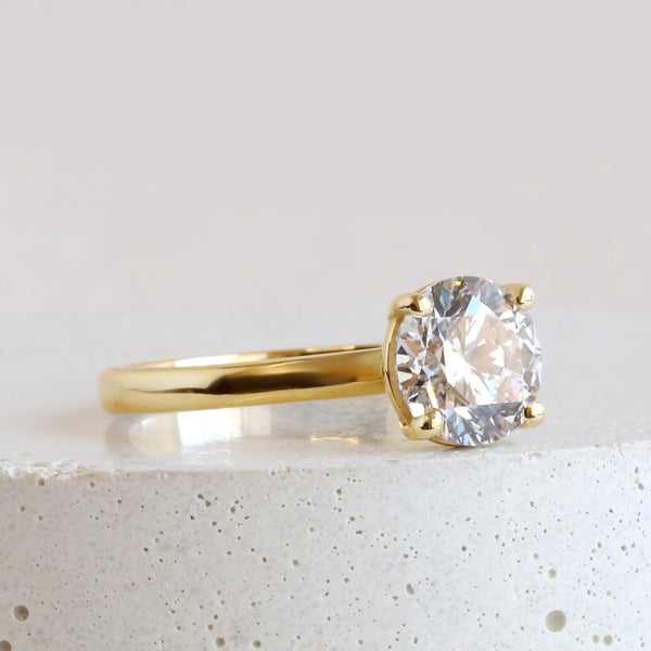 1.51 ct Pink Nuance Round Lab Diamond Pietra Solitaire in Yellow Gold