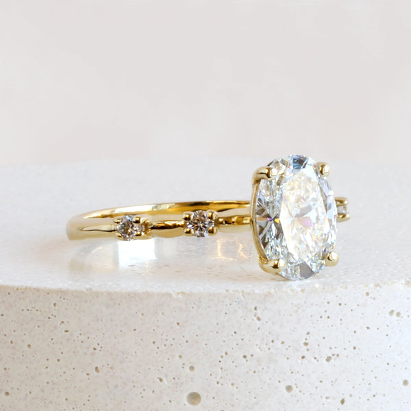 1.35 ct G VS1 Oval Lab Diamond Jasmine Solitaire in Yellow Gold