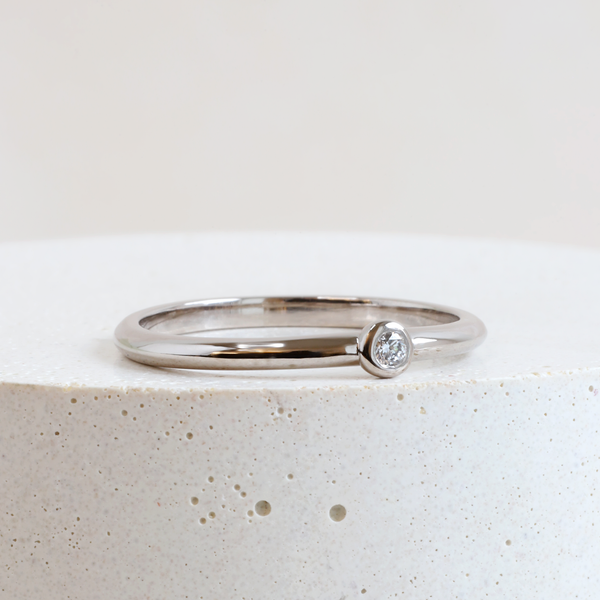 Sweetpea Ring in Palladium White Gold