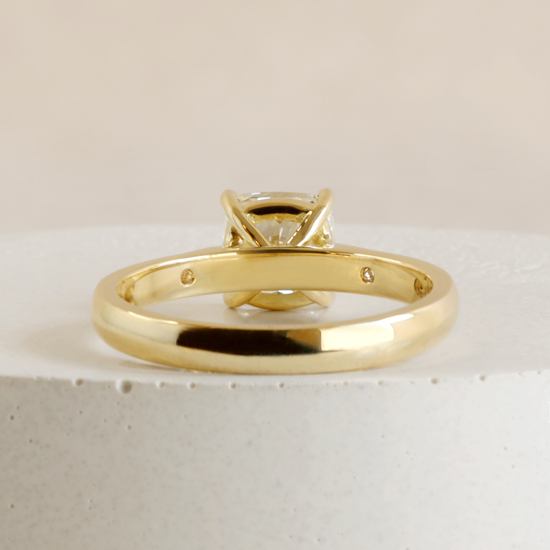 1.30 ct G VVS2 Cushion Love Note Solitaire with Stars in 18K Yellow Gold