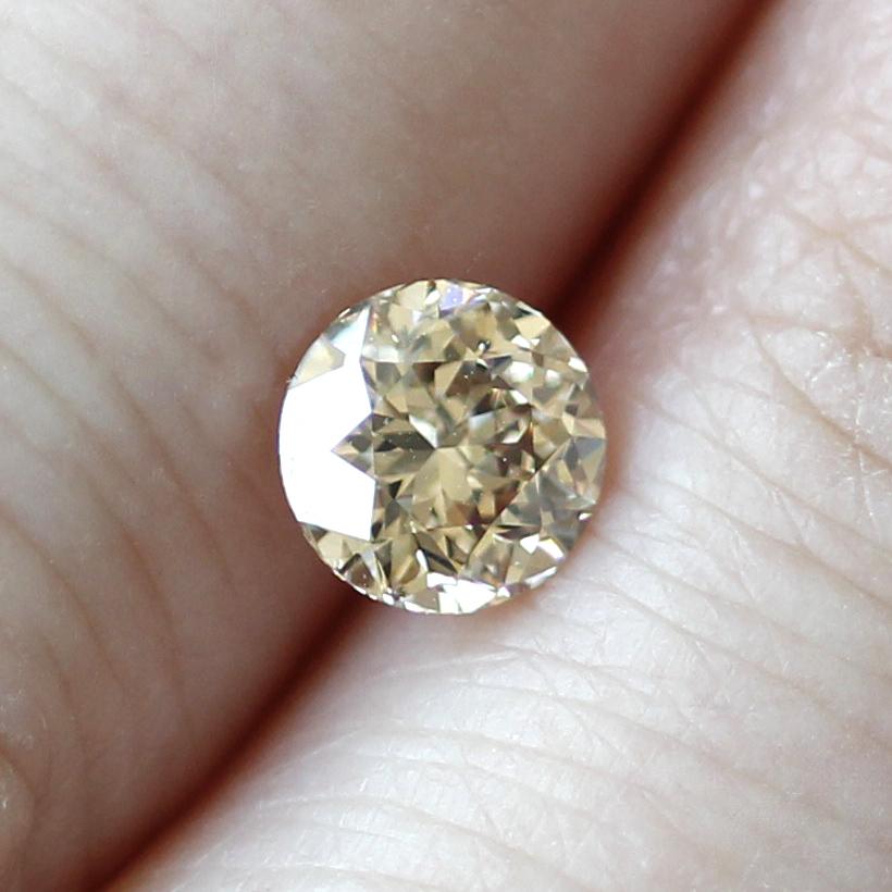 m58-0.259ct FANCY BROWN ✳︎UNEVEN✳︎si2-